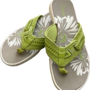Clarks Women’s Flip-Flop Style Sandals